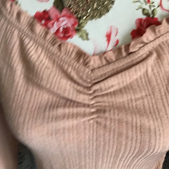 NWT ALMOST FAMOUS TOP ROSE - Picture 3 of 5